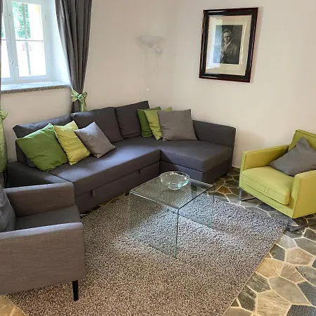 Schloss Apartment *